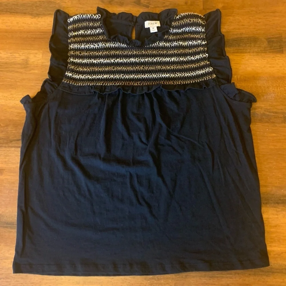 J.crew women’s medium top. navy ruffle stripe front sleeveless embroidered